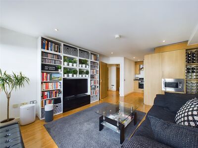 1 bedroom  Flat for sale