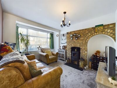 MacDonald Avenue, 3 bedroom Mid Terrace House for sale, £440,000