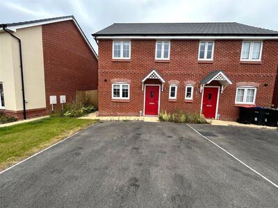 3 bedroom Semi Detached House to rent