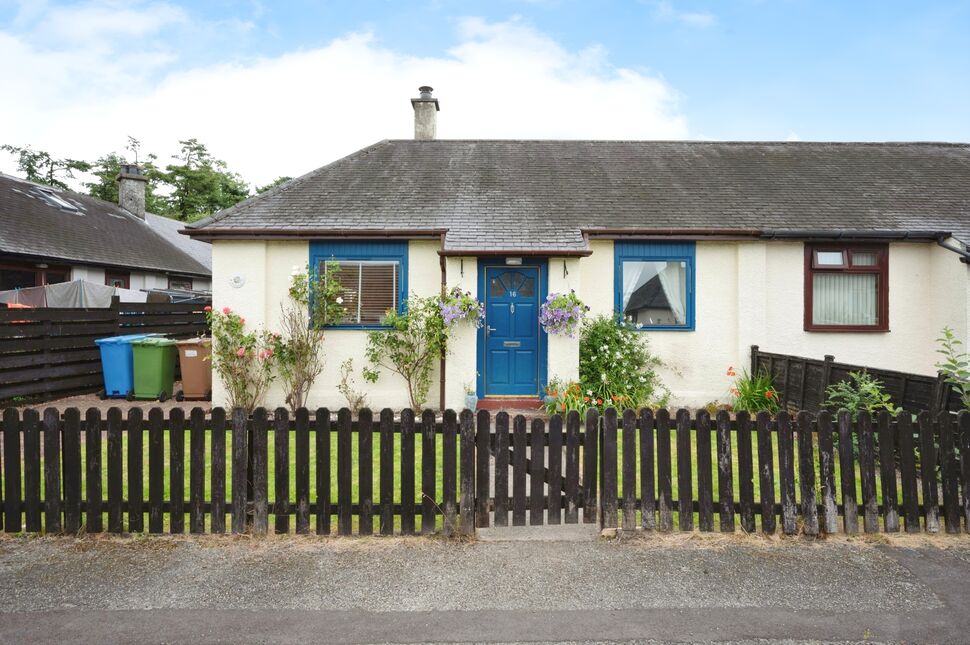 2 bedroom Semi Detached Bungalow for sale