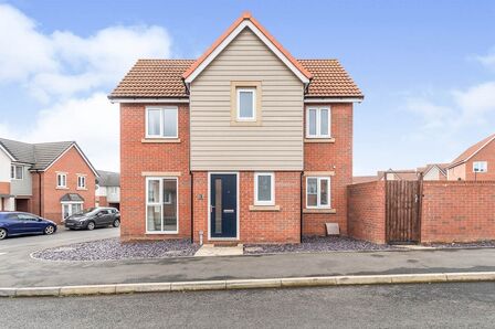 Heather Way, 3 bedroom Detached House to rent, £995 pcm