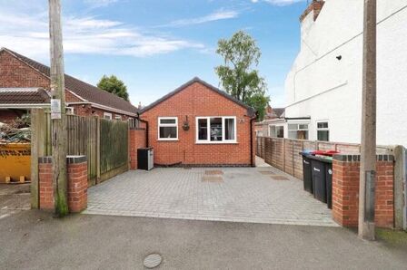 Chapel Street, 2 bedroom Detached Bungalow for sale, £190,000