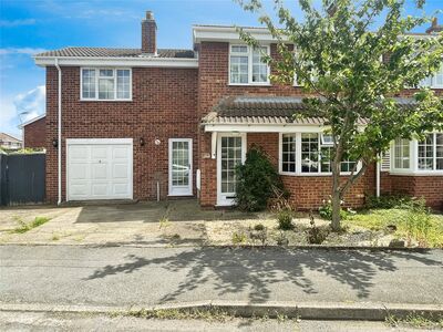 Long Meadow, 5 bedroom Semi Detached House for sale, £250,000