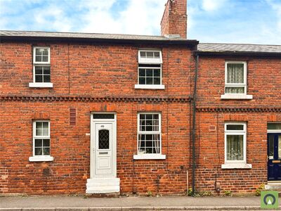 3 bedroom Mid Terrace House for sale