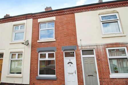 Bolton Road, 2 bedroom Mid Terrace House to rent, £950 pcm