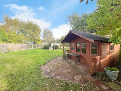 Avenue Road, 3 bedroom Link Detached Bungalow for sale, £395,000