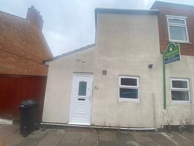 4 bedroom End Terrace House to rent