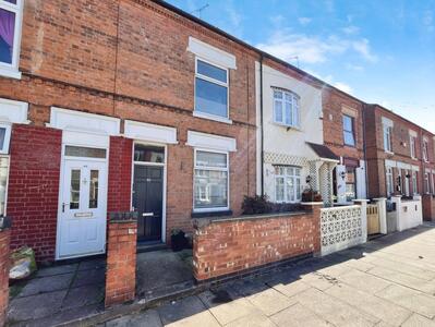 2 bedroom Mid Terrace House for sale