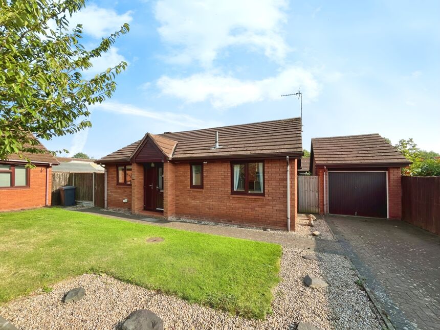 2 bedroom Detached Bungalow for sale