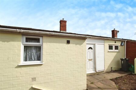 3 bedroom Mid Terrace House to rent