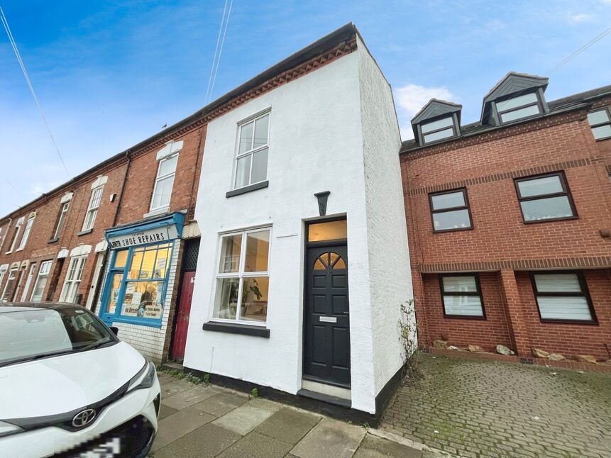 Main image of 2 bedroom End Terrace House for sale, Queens Road, Leicester, Leicestershire, LE2