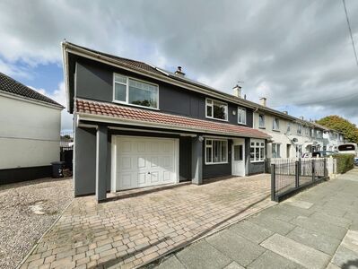 5 bedroom End Terrace House for sale