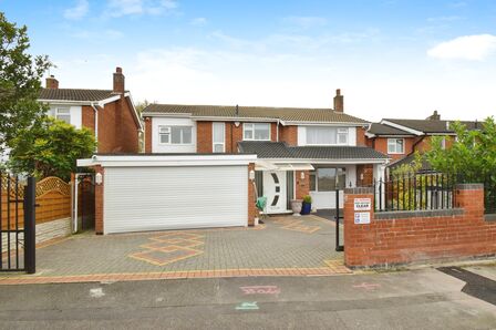 Windrush Drive, 4 bedroom Detached House for sale, £650,000