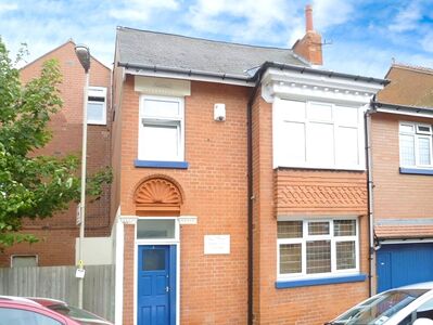 Bolton Road, 1 bedroom  Flat to rent, £595 pcm