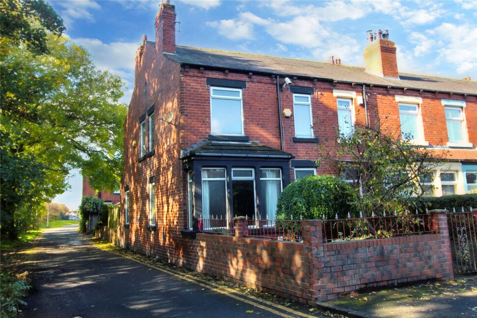 Main image of 3 bedroom End Terrace House for sale, Marshall Avenue, Leeds, West Yorkshire, LS15