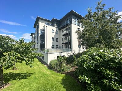 Burnbrae Park, 2 bedroom  Flat to rent, £1,500 pcm