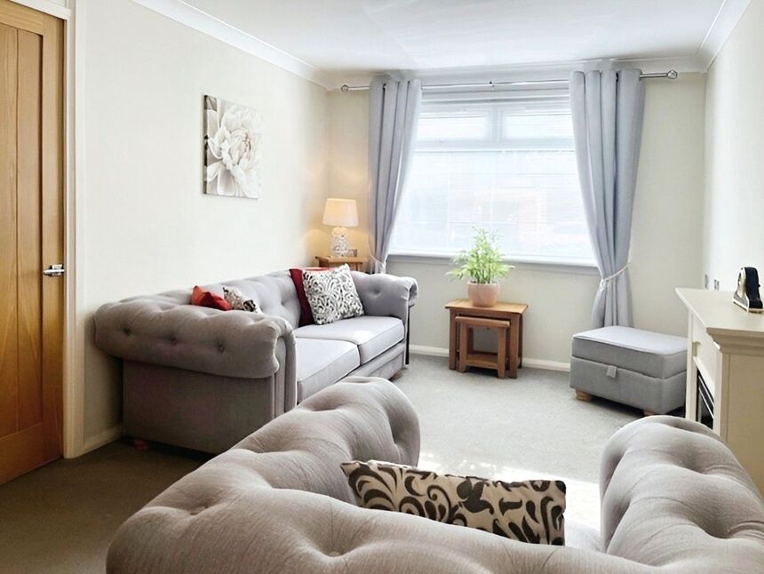 Main image of 1 bedroom  Flat for sale, Gordon Street, Edinburgh, Midlothian, EH6