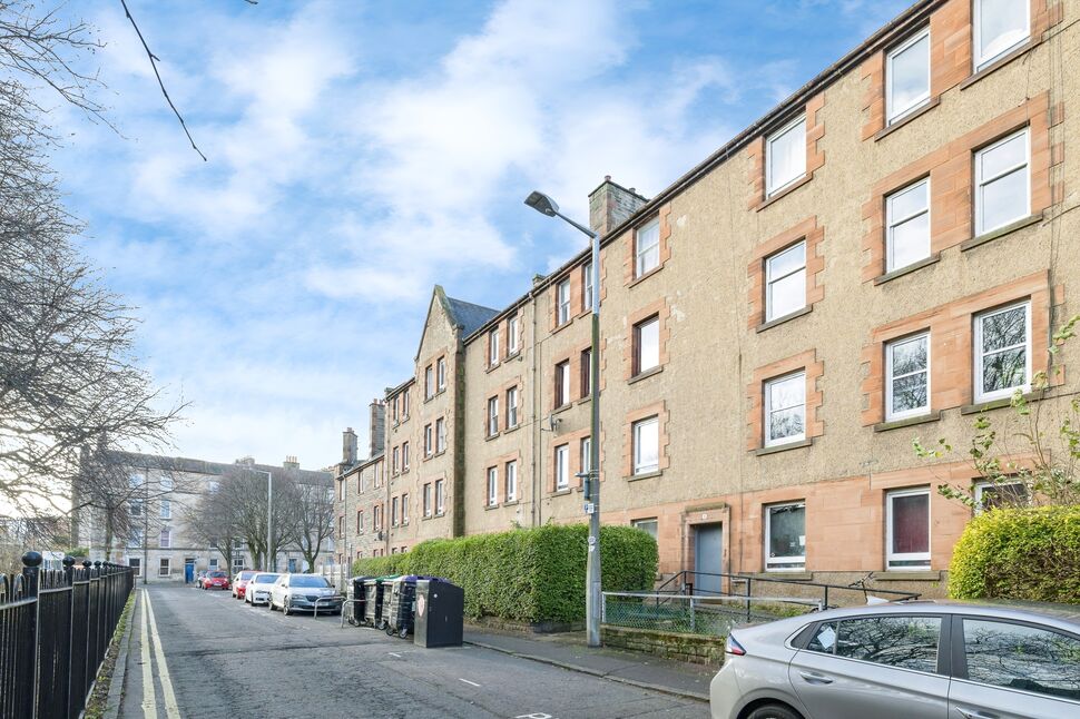 Main image of 2 bedroom  Flat for sale, South Sloan Street, Edinburgh, Midlothian, EH6