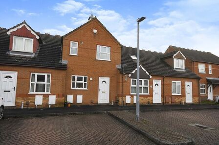 2 bedroom Mid Terrace House to rent