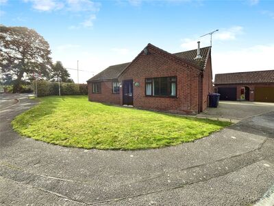 Denzlingen Close, 3 bedroom Detached Bungalow for sale, £240,000