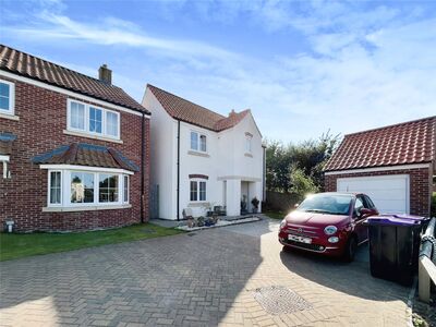 Goldcrest Avenue, 4 bedroom Detached House to rent, £1,500 pcm