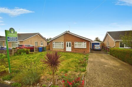 Oakfield, 3 bedroom Detached Bungalow for sale, £240,000