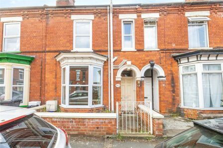 3 bedroom Mid Terrace House for sale