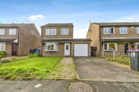 Rivehall Avenue, 3 bedroom Detached House for sale, £250,000