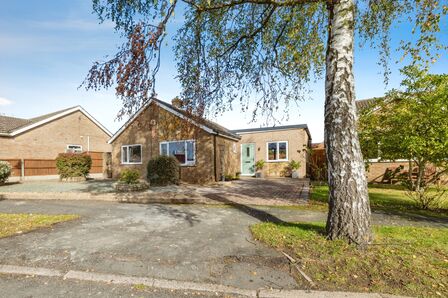 Windermere Avenue, 3 bedroom Detached Bungalow for sale, £280,000