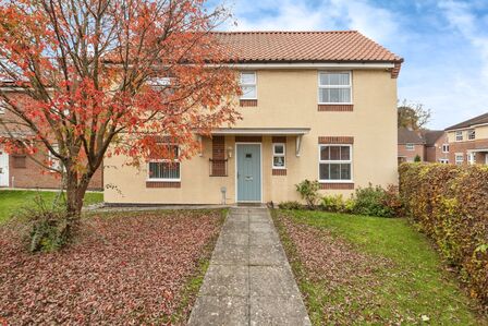 Pine Close, 4 bedroom Detached House for sale, £395,000