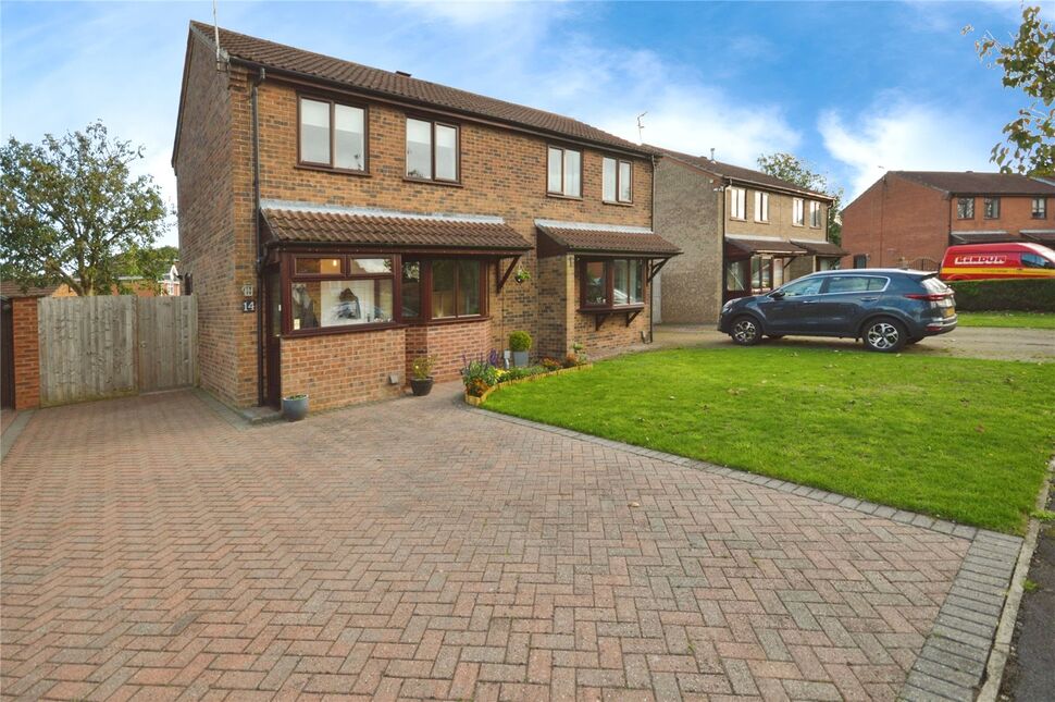 Main image of 2 bedroom Semi Detached House for sale, Oakdene Avenue, Bracebridge Heath, Lincolnshire, LN4