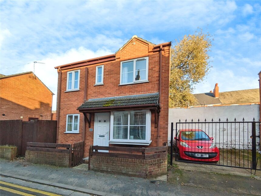 Main image of 2 bedroom Detached House for sale, Queen Street, Lincoln, Lincolnshire, LN5