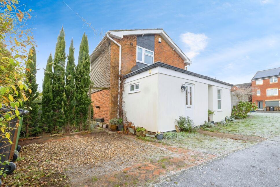 Main image of 3 bedroom End Terrace House for sale, Mons Road, Lincoln, Lincolnshire, LN1