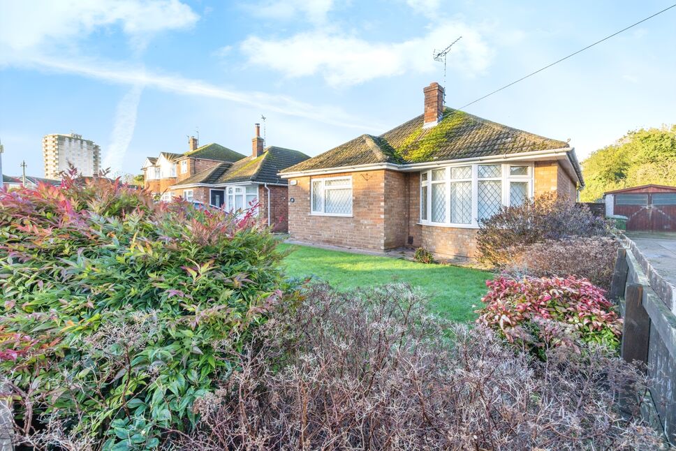 Main image of 2 bedroom Detached Bungalow for sale, Park Avenue, Lincoln, Lincolnshire, LN6