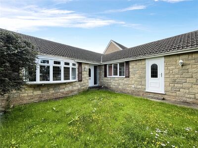 Sibthorpe Drive, 4 bedroom Detached Bungalow to rent, £1,350 pcm