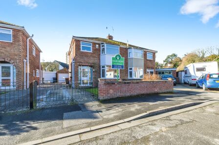 Park Avenue, 3 bedroom Semi Detached House for sale, £220,000