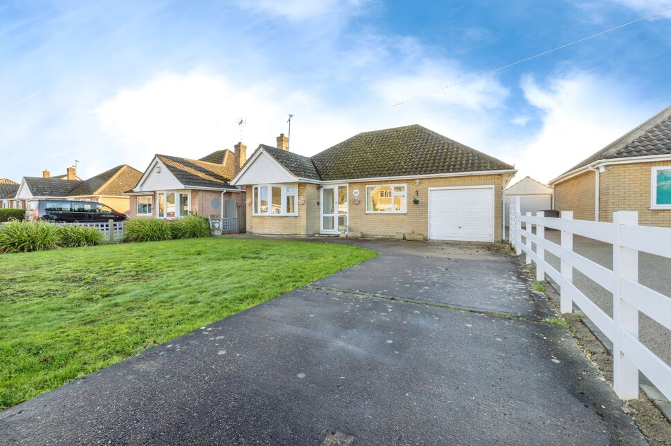 Main image of 2 bedroom Detached Bungalow for sale, Almond Crescent, Swanpool, Lincolnshire, LN6