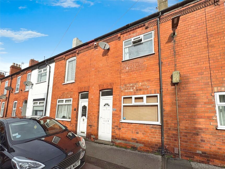 Main image of 2 bedroom Mid Terrace House for sale, Hood Street, Lincoln, Lincolnshire, LN5