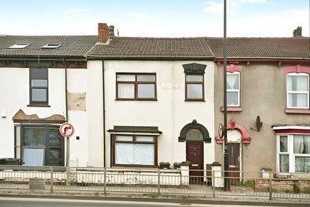 Canwick Road, 4 bedroom Mid Terrace House for sale, £160,000