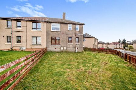 Riddochhill Crescent, 2 bedroom  Flat to rent, £695 pcm