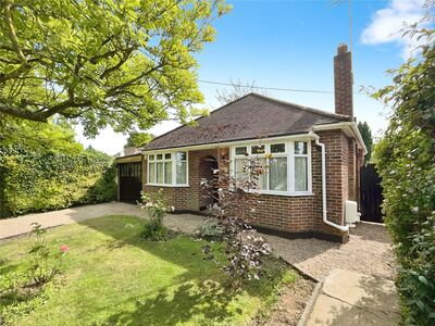 Fairby Lane, 2 bedroom Detached Bungalow to rent, £1,900 pcm