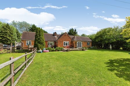 Ash Road, 4 bedroom Detached Bungalow for sale, £1,250,000