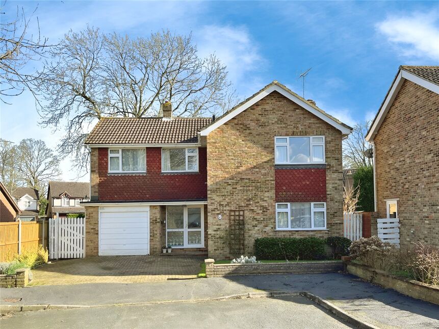 Main image of 4 bedroom Detached House for sale, Lapwings, New Barn, Kent, DA3