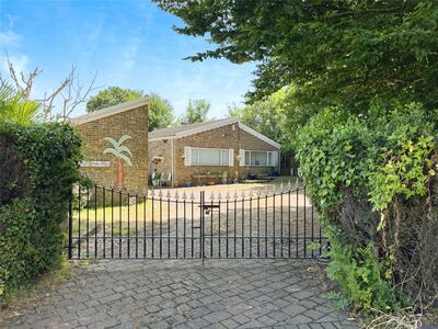 4 bedroom Detached Bungalow for sale