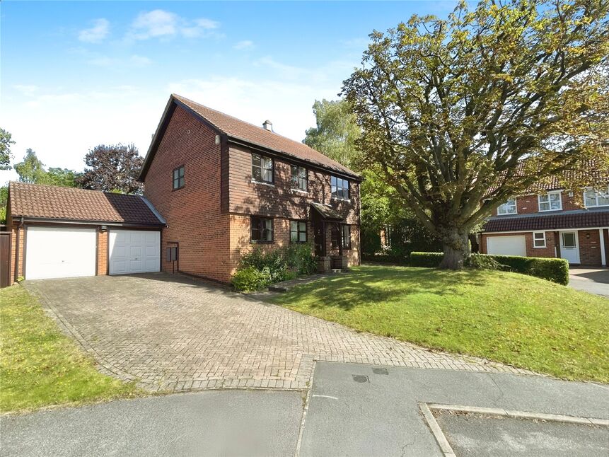 Main image of 4 bedroom Detached House for sale, The Old Yews, New Barn, Kent, DA3