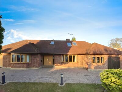 Kenwood Avenue, 4 bedroom Detached Bungalow for sale, £975,000