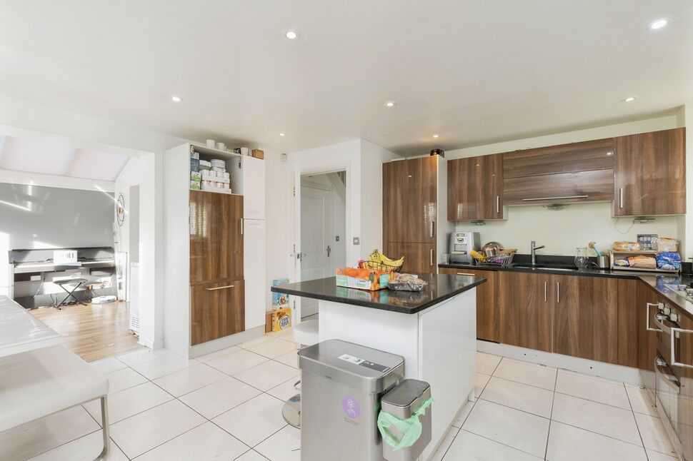 Main image of 4 bedroom Detached House for sale, Ightham Close, Longfield, Kent, DA3