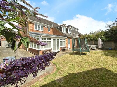 Betony Gardens, 5 bedroom Detached House for sale, £825,000