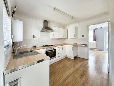 2 bedroom End Terrace House for sale