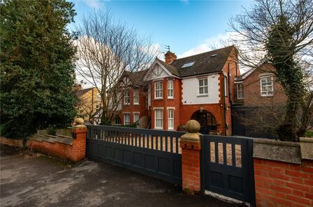 Buckland Hill, 5 bedroom Semi Detached House for sale, £850,000